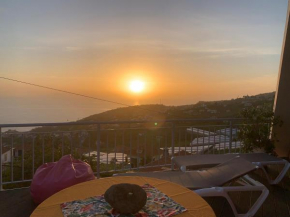 Studio privado com vista mar e montanha